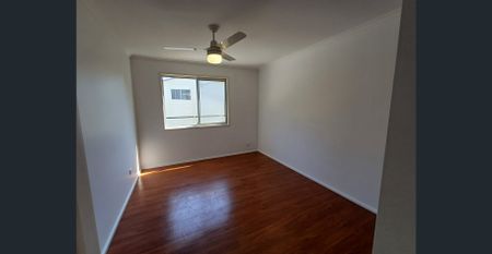 AFFORDABLE FAMILY HOME - Photo 5