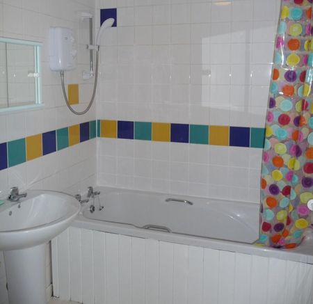 2 bedroom flat to rent - Photo 3
