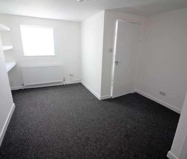 Bolton Road, BL8 - Photo 4