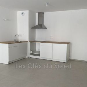 Location Appartement 3 pièces 70m² BRIGNOLES 83170 - Photo 3