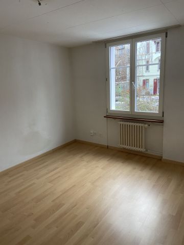 Helle Altbauwohnung an zentraler Lage - Photo 2