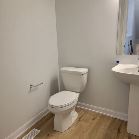 For Lease - 801 Arcadian Private, Kanata, Ontario - Photo 3