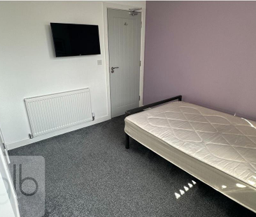 1 bedroom in a house share to rent - Photo 4 | Rentumo