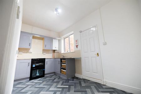2 bedroom terraced house to rent - Photo 5