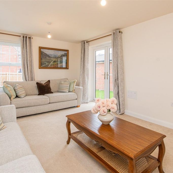 4 bed House - Detached To Let - Photo 1