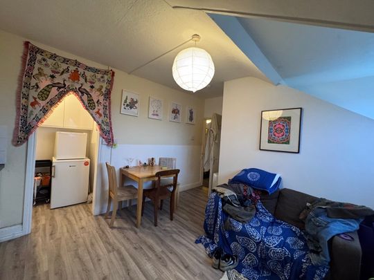 2 Bed Flat, Chesterfield Road, BS6 - Photo 1