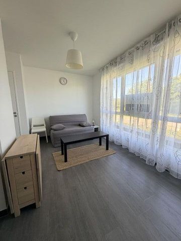 Location Appartement 1 pièce 22m² ROSIERES PRES TROYES 10430 - Photo 2