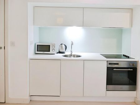 1 bedroom flat to rent - Photo 3