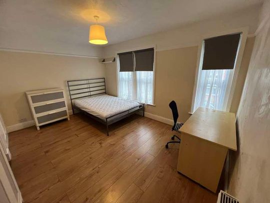 Milton Road, SO15 - Photo 1