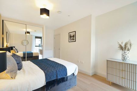 The Oakgate, KT22 7RZ, Surrey - Photo 5