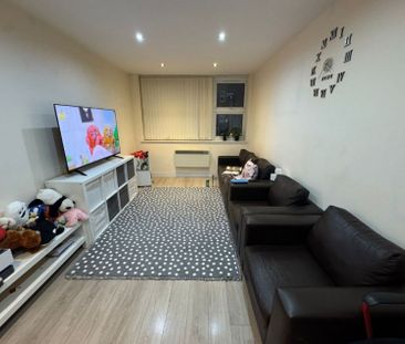 Goodmayes Road, Ilford, London - Photo 5