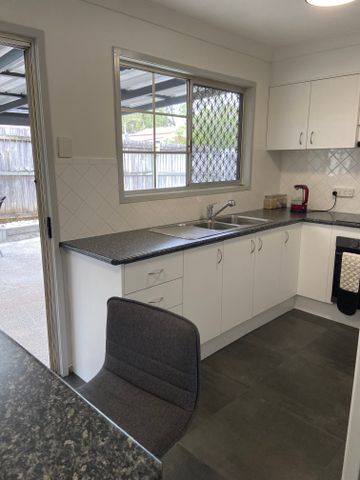 Eagleby - Photo 3