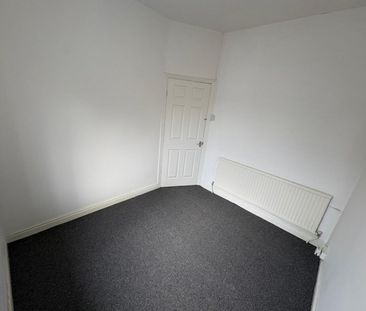 4 bed Terraced - To Let - Photo 6