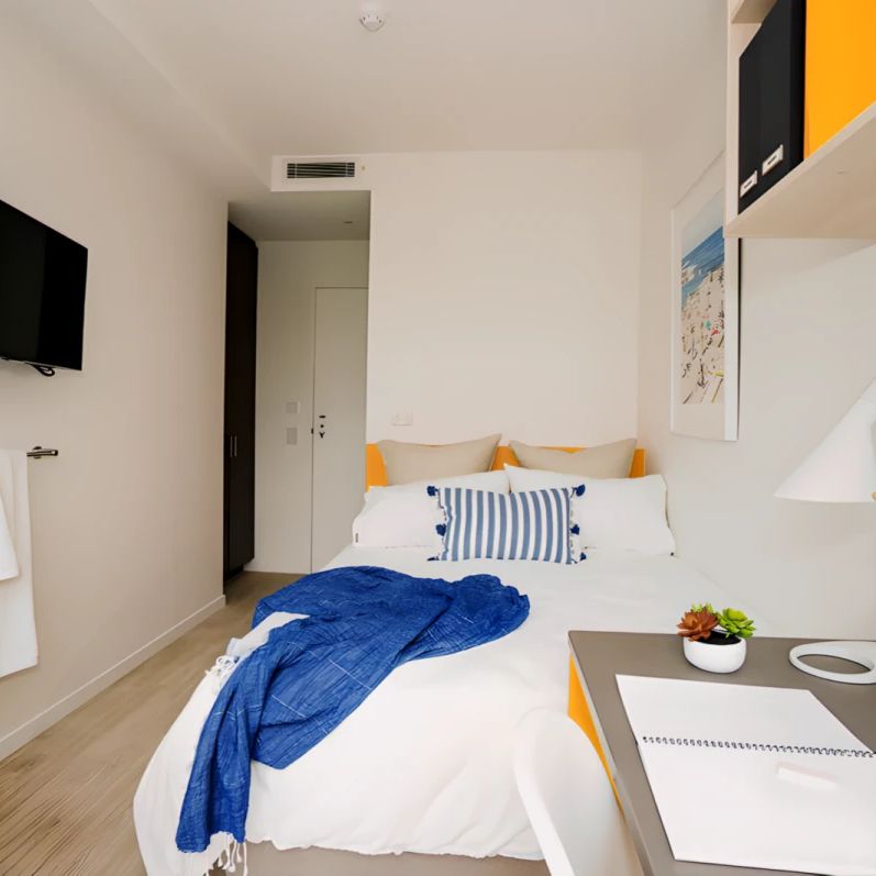 3 Bedroom Apartment - Photo 1