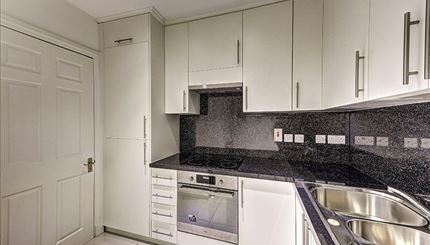 Stunning Apartment for Rent in Kensington, London – 2 Double Bedrooms, Modern Kitchen, Luxury Living - Photo 5