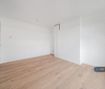 3 bedroom end of terrace house to rent - Photo 6