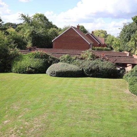 Kavanaghs Road, Brentwood, CM14 - Photo 1