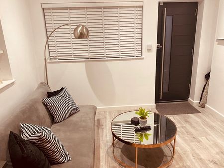 1 Bed Flat, Hampstead Walk, E3 - Photo 2