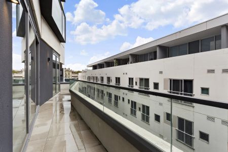 Stylish Apartment in the Heart of Richmond - Photo 5