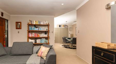 Private and Tranquil 4 Bedroom 2 Bathroom Otahuhu - Photo 5