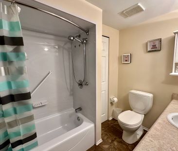 For Lease - 260 Brittany Drive Unit# 200, Manor Park - Cardinal Gle... - Photo 5