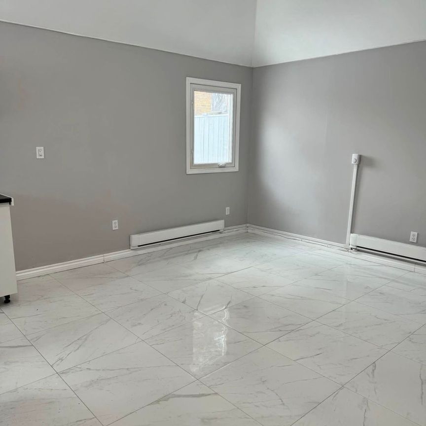 For Lease - 477 Melvin Avenue, Hamilton, Ontario - Photo 1