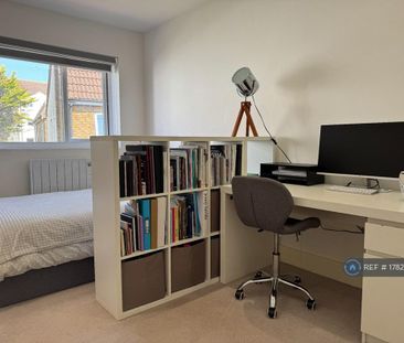 2 bedroom end of terrace house to rent - Photo 4