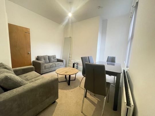 4 bedroom terraced house to rent - Photo 1