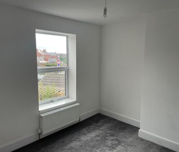 3 Bed Terraced House, Hesley Bar, S61 - Photo 2