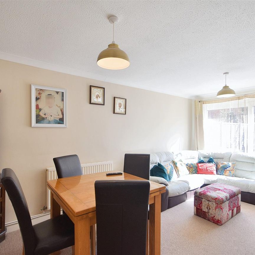 Stanwick Gardens, Cheltenham - Photo 1