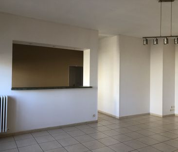 Location Appartement 3 pièces 76m² MARMANDE 47200 - Photo 2
