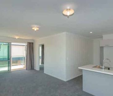 Sunny & Spacious - Photo 5