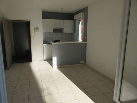 Location appartement t1 bis 2 pièces 31 m² à Rodez (12000) - Photo 3
