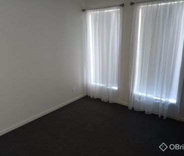 Brand New Family Home in the Heart of Tarneit - Photo 3