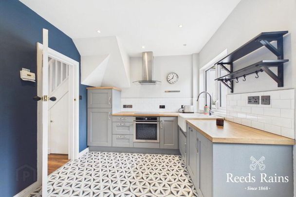 87 Avoniel Road, Belfast, BT5 4SE - Photo 1
