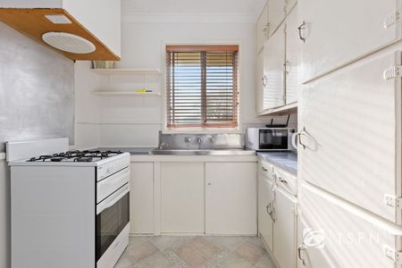 40 Lowndes Street, Kennington - Photo 2