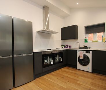 Victoria Street Room 4, Desborough, Kettering, Northamptonshire, NN14 - Photo 5