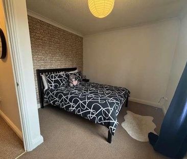 Coltsfoot Crescent, Bury St Edmunds, IP32 - Photo 2