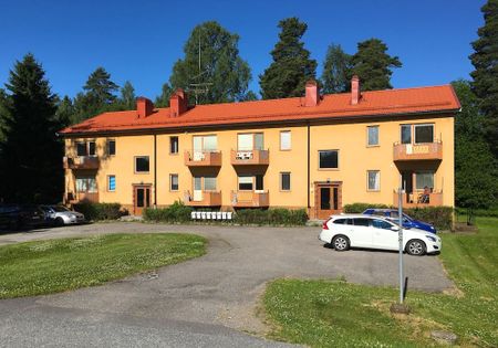 Välplanerad tvåa med dubbla balkonger - Foto 3