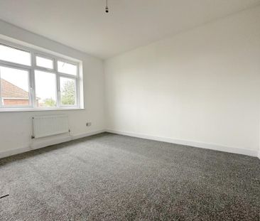 Semi Detached House - Photo 4