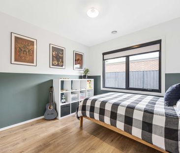 Stylish Modern Living With Large Backyard & Entertaining Area - Photo 3