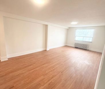 237 Lakeshore Road E #3 - Photo 3