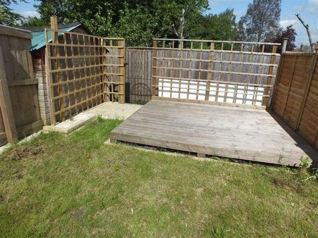 Gloucester Road, Trowbridge, BA14 - Photo 3