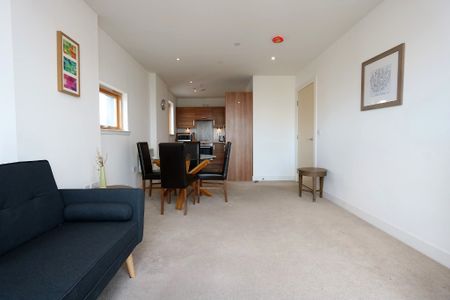 2 bedroom apartment to rent - Photo 2