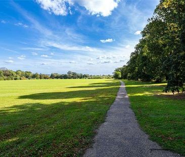 Hirschield Drive, Leybourne, West Malling, Kent, ME19 - Photo 6
