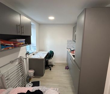 Studio Flat, Humphrey Road, M16 - Photo 6