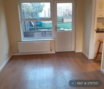 3 bedroom terraced house to rent - Photo 3