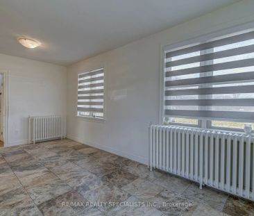 Detached Home For Lease | X8310222 - Photo 5