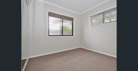 Spacious Wilston Townhouse with Private Courtyard - Photo 5