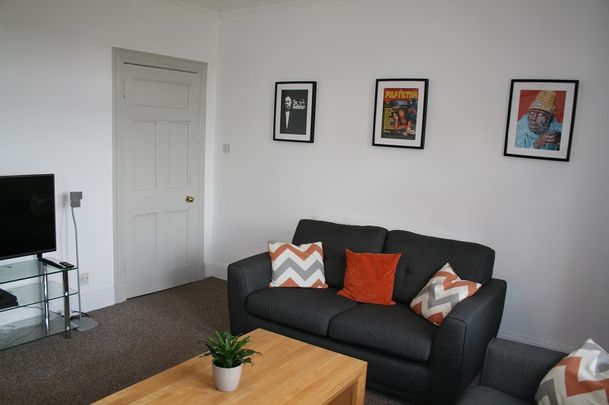VERY WELL PRESENTED 2 BED FLAT – ABBOTSFORD STREET , DUNDEE - Photo 1